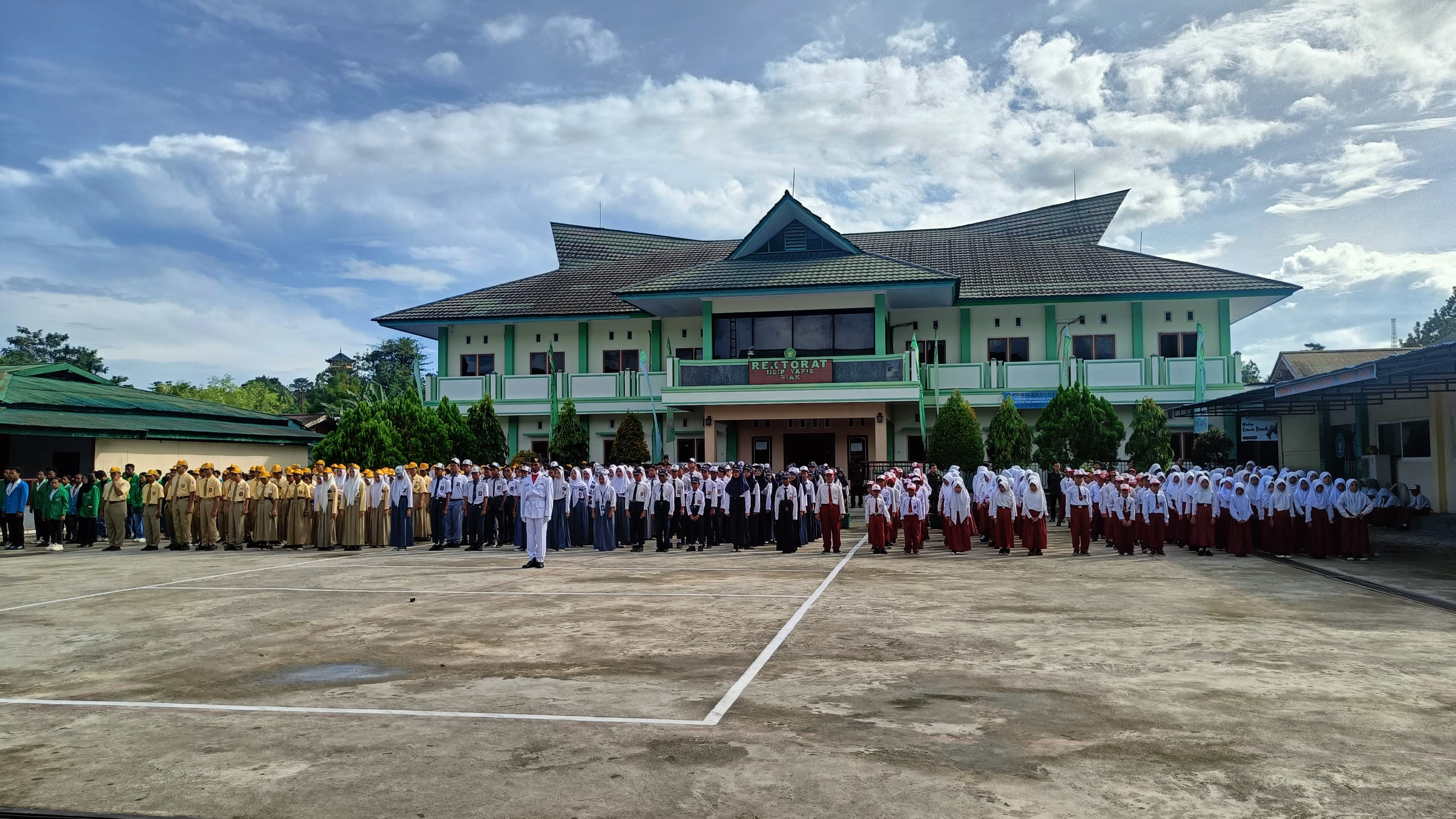 UPACARA HARDIKNAS 2025 DI LINGKUNGAN YAPIS BIAK